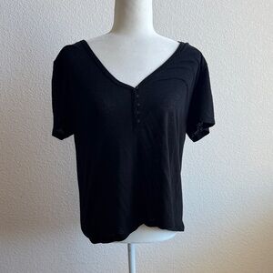 NWT Old Navy Black Short Sleeve V-Neck Top - Medium